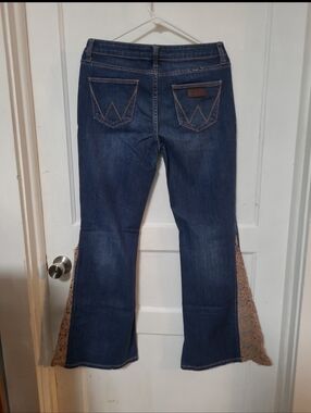 Wrangler Women's Denim Flare Jeans with Lace Accents Size 7 Boho